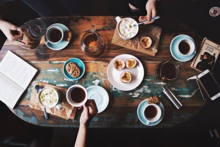 Tiga Makanan yang Harus Dihindari saat Minum Kopi
