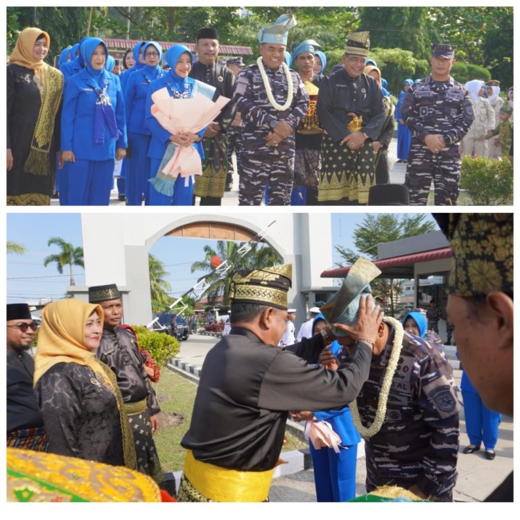 LAMR Kota Dumai Pasangi Tanjak ke Pangkoarmada I Laksamana Muda TNI Fauzi