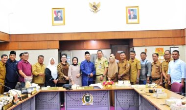 Aliansi Pemuda Desa Kubangan Keluhkan Harga Kelapa, Komisi II DPRD Riau Gelar Rapat Dengar Pendapat