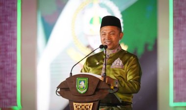 Gubri Abdul Wahid Baca Puisi Hilang Rimba Hilang Bahasa