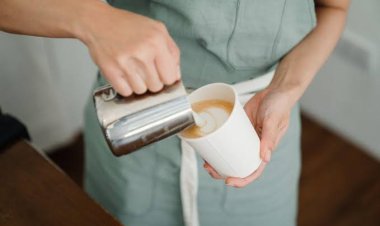 Jenis Minuman yang Mengandung Mikroplastik Tertinggi Menurut Studi