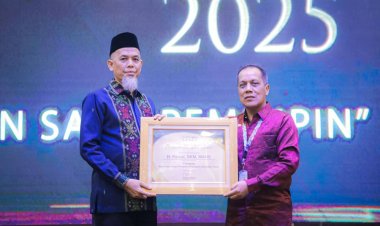 Wali Kota Dumai Raih Tribun Pekanbaru Award 2025 Kategori Kepala Daerah dengan Pencapaian Pembangunan Infrastruktur Terbaik