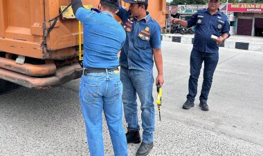 36 Kendaraan Angkutan Barang hingga Travel Gelap Terjaring Razia Gabungan di Jalan HR Soebrantas Ujung Pekanbaru