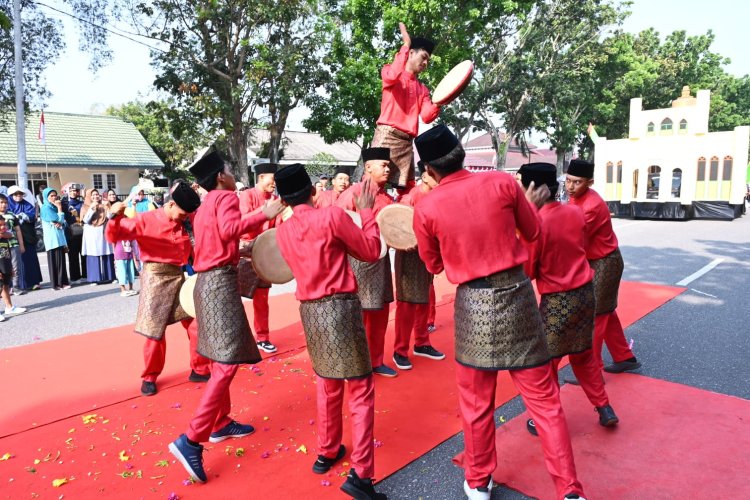 Bengkalis Ikuti Pawai Budaya HUT Provinsi Riau ke -68