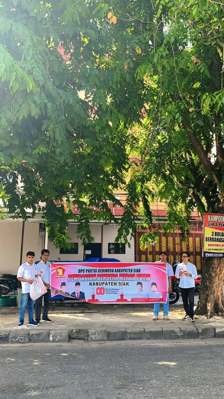 Gerindra Siak Bagi-bagi Bendera Gratis ke Pengendara, Bangkitkan Nasionalisme