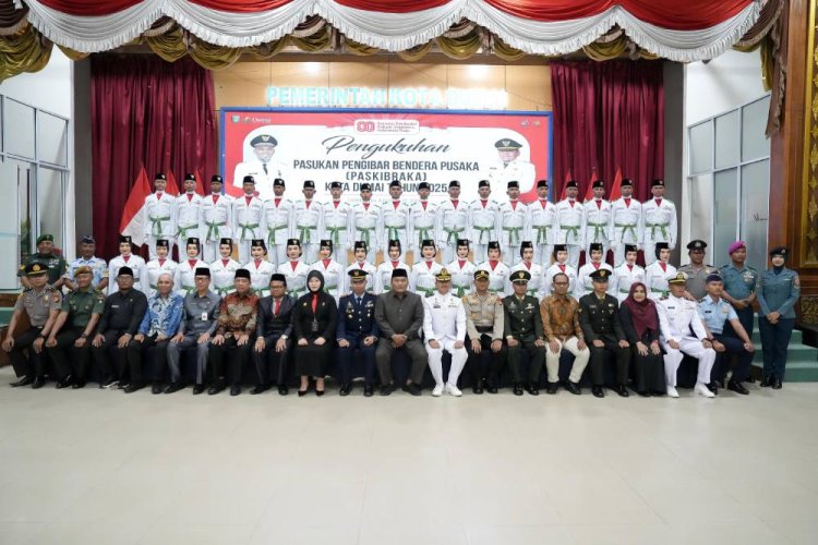Kukuhkan 35 Anggota Paskibraka Kota Dumai Tahun 2025, Wawako Sugiyarto: Kalian Putra-putri Terbaik Dumai