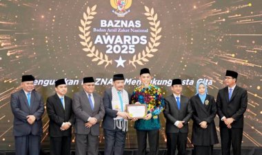 Wali Kota Dumai Paisal Terima Penghargaan BAZNAS Awards 2025, Kepala Daerah Pendukung Gerakan Zakat Indonesia