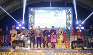 Sekda Kota Dumai Buka Pentas Seni dan Budaya Multi Etnis Kota Dumai 2025 di Taman Bukit Gelanggang
