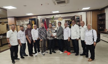 Kapolda Riau Herry Haryawan Ajak Wartawan Hijaukan Riau