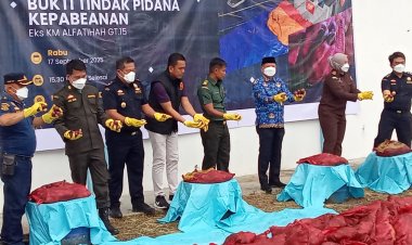 Bea Cukai Dumai Musnahkan 24 Ton Bawang Ilegal dari Malaysia