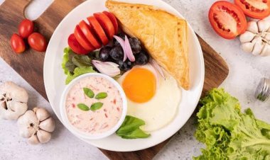 Lewatkan Sarapan Bisa Turunkan BB? Cek Faktanya!