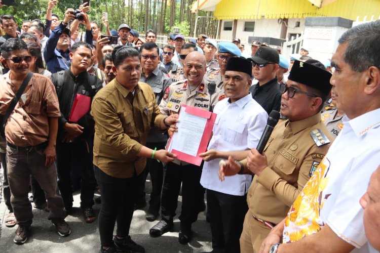 Ketua DPRD Riau Janji Teruskan Tuntutan Warga Pelalawan Soal Relokasi TNTN ke Pusat