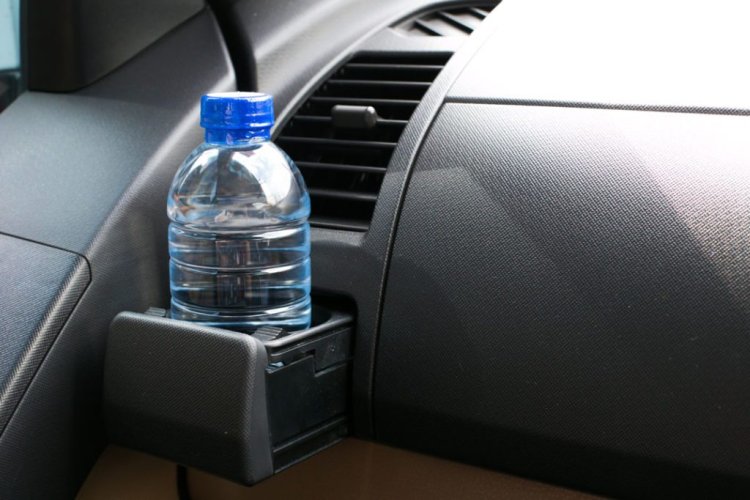 Studi: Botol Plastik di Tempat Panas Bisa Tercemar Mikroplastik dan Bahan Kimia