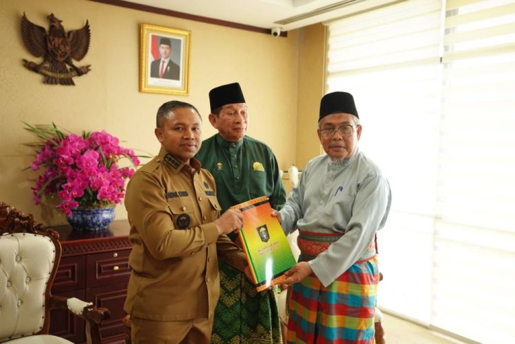 Daerah Istimewa Riau Pertegas Identitas Melayu, LAMR Laporkan Program Strategis Lembaga Kepada Gubri Abdul Wahid