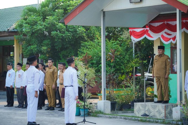 Jadi Pembina Upacara di MAN 1 Dumai, Wakil Wali Kota Sugiyarto Ajak Siswa Disiplin dan Banggakan Sekolah