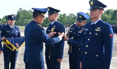 135 Personel Lanud Roesmin Nurjadin Pekanbaru Naik Pangkat, Danlanud Marsma TNI Abdul Haris Berikan Motivasi