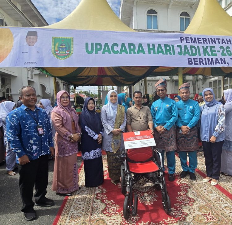"Kado Terindah" HUT Rohil ke-26, Chromebook, Kursi Roda Elektrik, dan Beasiswa PIP untuk 12.000 Siswa