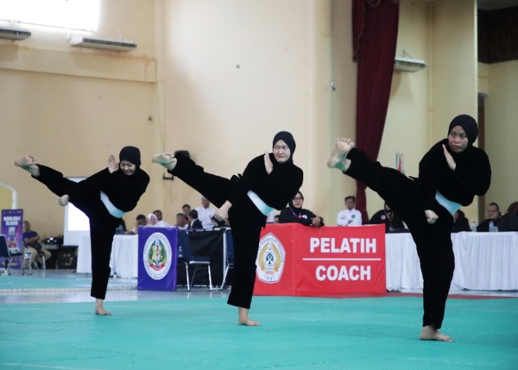 Kalahkan Riau, Tim Pencak Silat Beregu Putri Kemenpora Raih Emas di Pornas Korpri XVII Tahun 2025