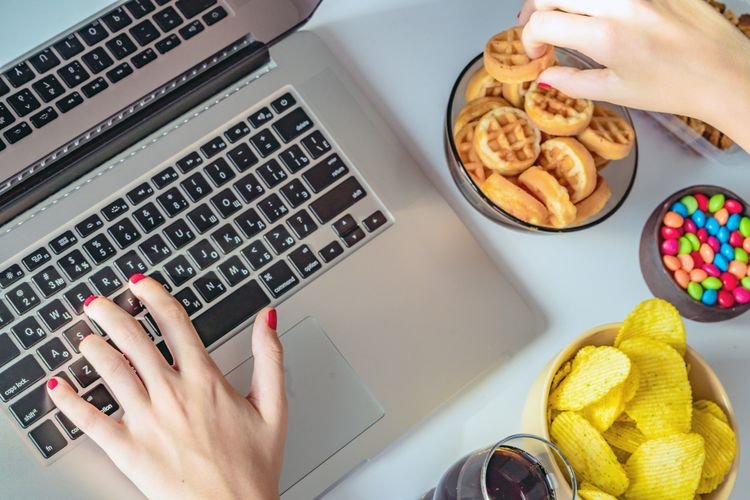 Waspada! Kecanduan 4 Zat Ini 'Bajak' Otak & Bikin Lapar Terus