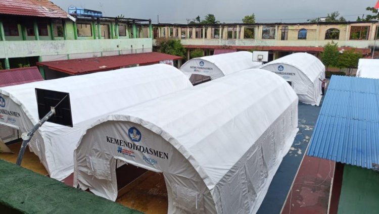 Siswa SMAN 1 Tebing Tinggi Terpaksa Belajar di 6 Tenda Kemendikdasmen, 12 Ruang Kelas Terbakar
