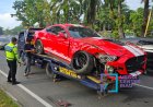 Mobil Ford Mustang yang Dikendarai Muhammad Rahmattullah Tabrak Pohon di Jalan Sudirman Pekanbaru