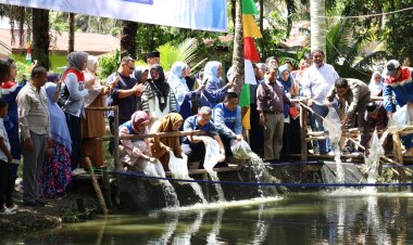 Kembangkan Budidaya Ikan Berbasis Akuaponik, PHR Dorong Ekonomi Masyarakat Minas