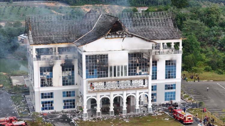 Renovasi Gedung Lipat Kajang Tenayan Raya yang Terbakar Pada September 2024 Ditunda Pemko Pekanbaru hingga 2026
