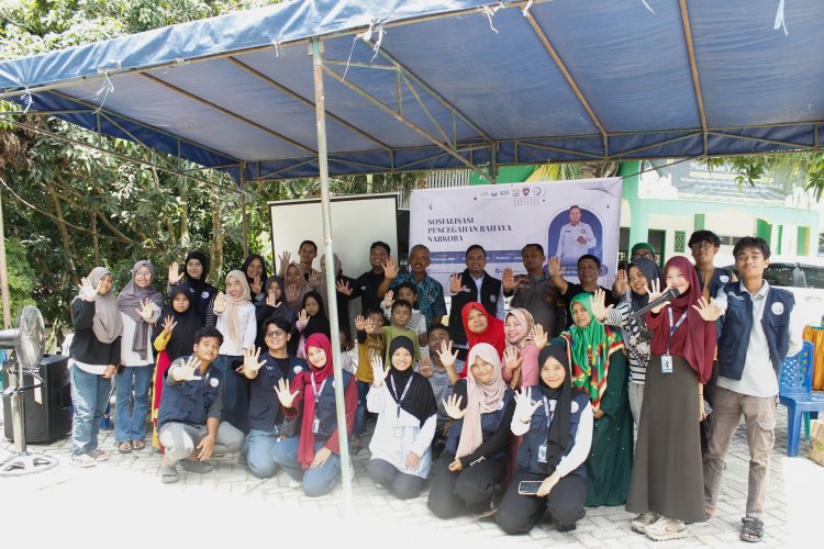Mahasiswa KKN MBKM FISIP Universitas Riau Gandeng KIPAN Saat Sosialisasi Cegah Bahaya Narkoba di Kelurahan Maharani