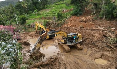 BNPB Fokus Perbaiki Jalan Nasional di Solok, Agam, dan Tanah Datar, Kerahkan 25 Unit Alat Berat