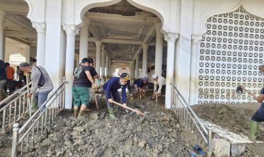 Kemenag Imbau Gelar Salat Gaib dan Galang Solidaritas Bantuan untuk Penyintas Banjir di Aceh, Sumut dan Sumbar
