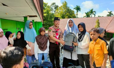 Kwarcab Pekanbaru Bantu Perlengkapan Sekolah untuk Siswa Terdampak Galodo di Agam