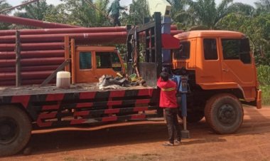 Tiang PLN Mulai Masuk Dusun Bedeng Sungai Mandau, Pemkab Siak Aliri Listrik ke Pelosok Kampung