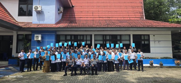 Kadishub Kuansing Serahkan SPMT kepada 54 orang PPPK