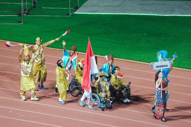 M Mabruk Arib Dzaky Atlet Para Angkat Berat Bawa Bendera Merah Putih, ASEAN Para Games 2025 Thailand, Indonesia Turunkan 290 Atlet