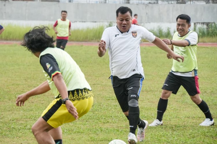 Bupati Kuansing Olahraga Bersama di Stadion Sport Centre Teluk Kuantan