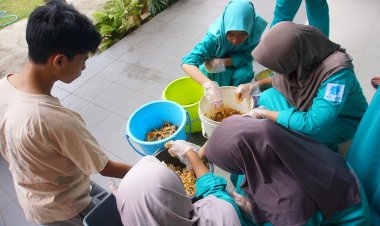 Siswa MAN Insan Cendekia  Pekalongan Luncurkan KomProMi untuk Atasi Sampah