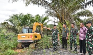 Danrem 031/Wira Bima Brigjen TNI Agustatius Sitepu Pantau Penumbangan Sawit di Kawasan Taman Nasional Tesso Nilo
