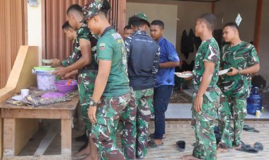 Kemanunggalan TNI-Rakyat, Satgas TMMD Kodim 0301/Pekanbaru Makan Siang Bersama Warga Kelurahan Tuah Negeri