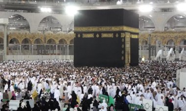 Arab Saudi Blokir 1.800 Travel Umrah, Visa Jamaah Tak Bisa Keluar