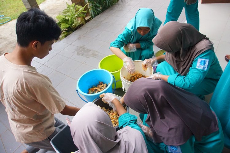 Siswa MAN Insan Cendekia  Pekalongan Luncurkan KomProMi untuk Atasi Sampah