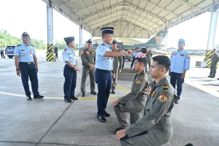 Lanud Roesmin Nurjadin Cetak Dua Elang Muda Penjaga Langit Nusantara, Lettu Pnb Muhammad Ervin Adamy dan Letda Pnb Muhammad Rizal Fahlevy Berhasil Terbangkan F-16