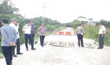 Kadishub Kuansing Kecewa Ada Warga Nekat Lintasi Jembatan Sungai Lintang: Keselamatan Bukan Ajang Sensasi