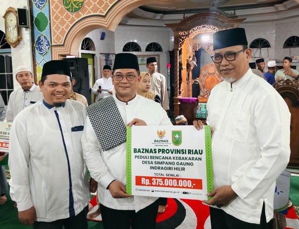 Pemprov Riau Salurkan Bantuan Rp375 Juta untuk Korban Kebakaran Simpang Gaung