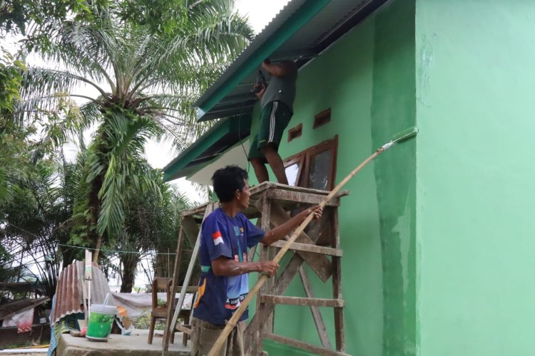 Rumah Almarhum Yudarfis Segera Rampung, Satgas TMMD ke-127 Kodim 0301/Pekanbaru Wujudkan Hunian Nyaman untuk Warga Sialang Sakti