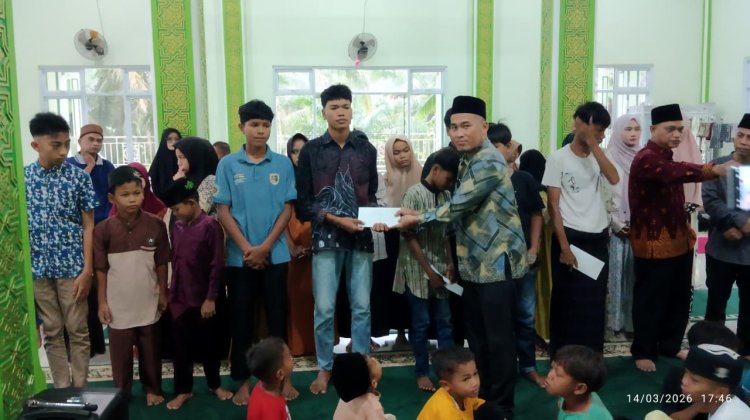 PT Karya Samo Mas Salurkan Sembako dan Santunan Anak Yatim di Desa Teluk Aur