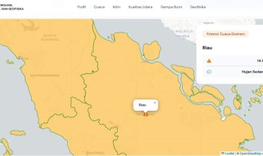 Prakiraan Cuaca Riau 14 April 2026, Peringatan Dini BMKG Waspada Hujan Lebat Disertai Petir dan Angin Kencang Malam Ini