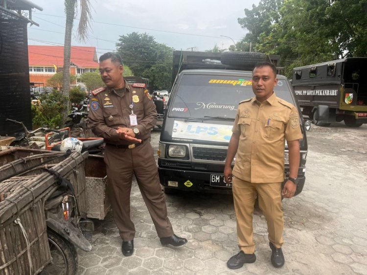 Tim Gabungan DLHK dan Satpol PP Pekanbaru Amankan 8 Unit Kendaraan Buang Sampah Sembarangan