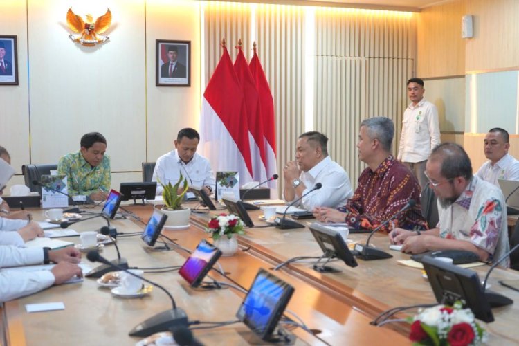 Plt Gubri SF Hariyanto Temui Menteri Kehutanan Raja Juli Antoni, Bahas TNTN hingga Jalan Dumai-Sinaboi