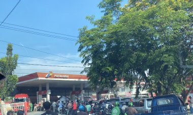 Ini Penjelasan Pertamina Patra Niaga Sumbagut Soal Penyebab Antrean BBM di Riau Mengular