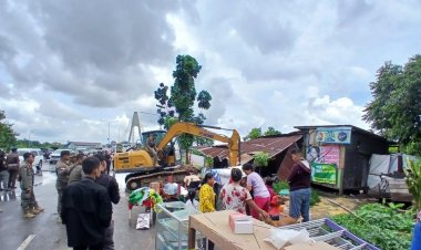 Satpol PP Bongkar Bangunan Liar di Lahan Aset Pemko Pekanbaru, Mayoritas Penghuni Bukan Warga Tempatan